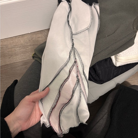 Black and Green Gucci Tracksuit with Red Accents - Picture 5 of 5